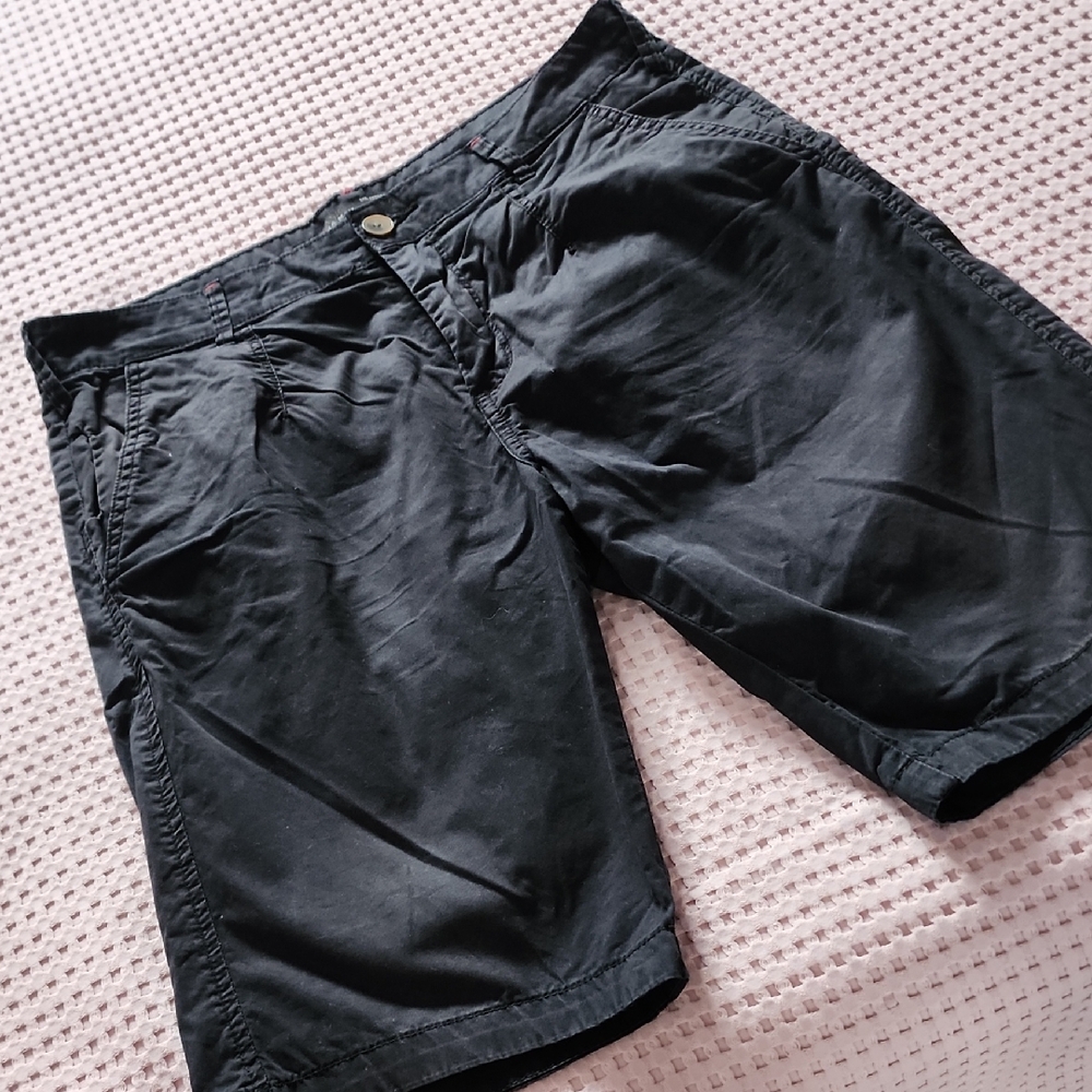 Zara Men's Black Flat Front Shorts